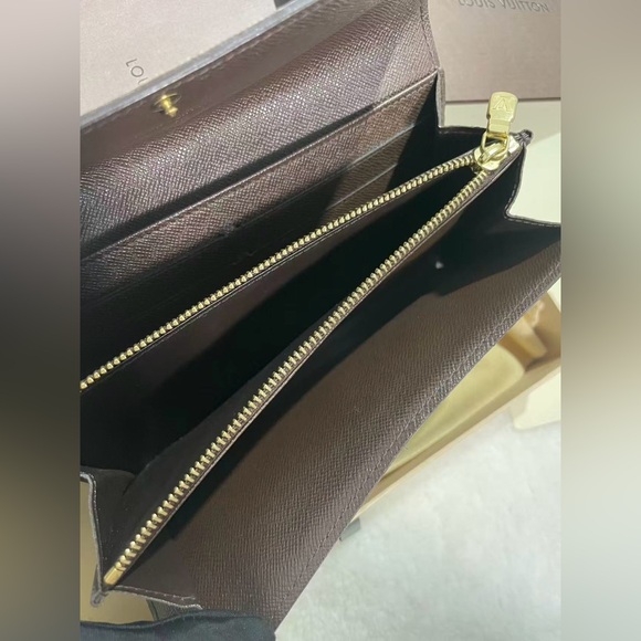 100% Authentic. Louis Vuitton Brown Checkered Wallet - Picture 12 of 16